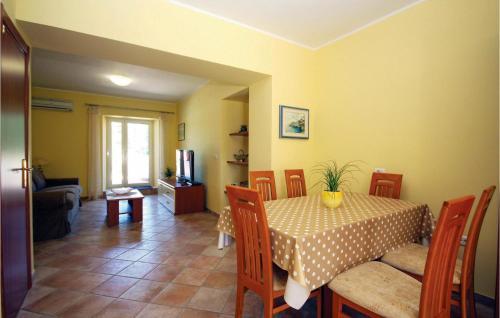 Holiday Home Mali Vareski III