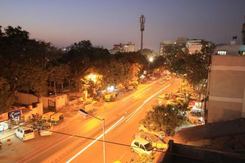 Shri Akshar Hotel