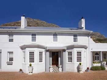 Hostal Capeblue Manor House