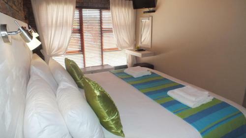 Hostal White Shark Guest House