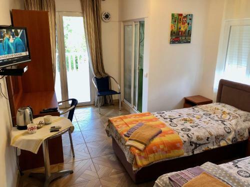 Axenia Hotel