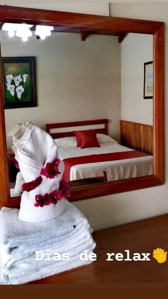 Hotel Amapola (.)