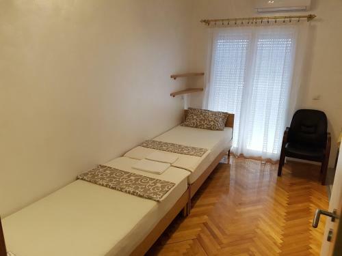 Hostal Amaro Rooms