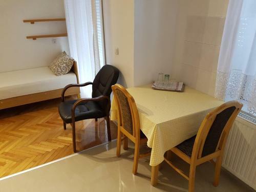 Hostal Amaro Rooms