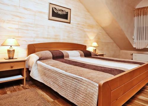 Hostal Amaro Rooms