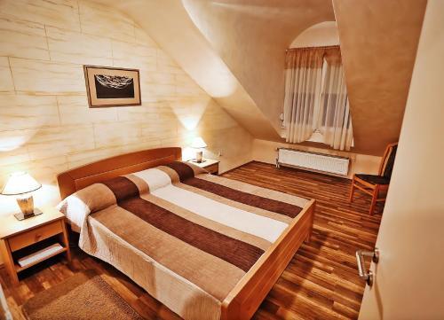 Hostal Amaro Rooms