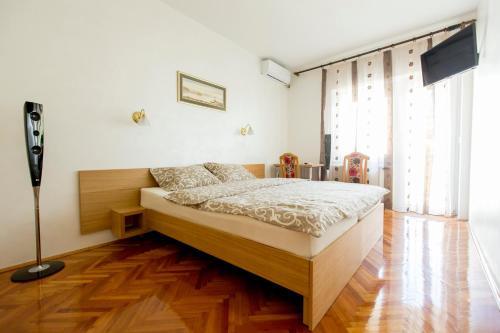 Hostal Amaro Rooms