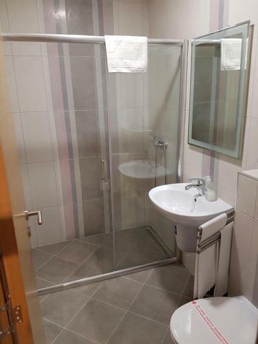 Hostal Amaro Rooms