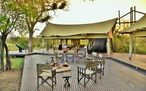 Hostal Rhino Walking Safaris