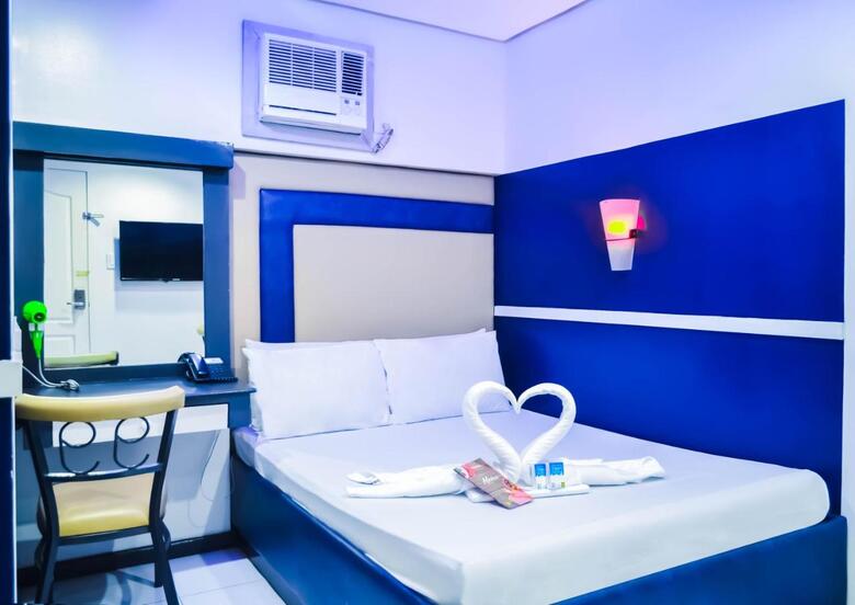 Hotel 99