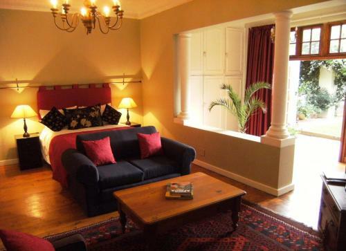 Hostal Village Green Guest House