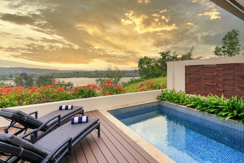Hotel Mangoes Resort