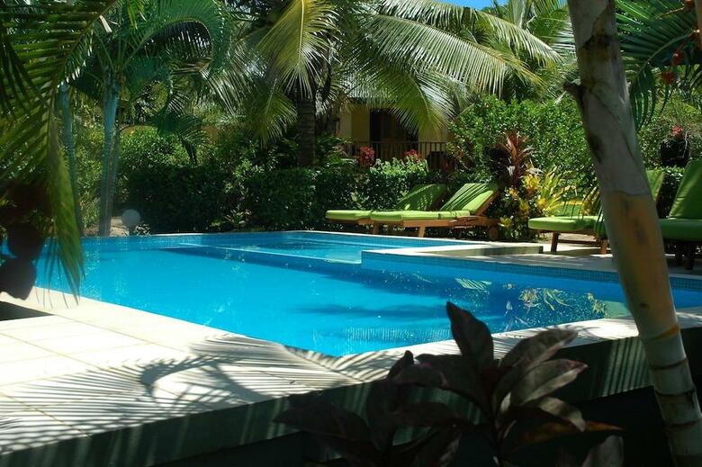 Hotel Mangoes Resort