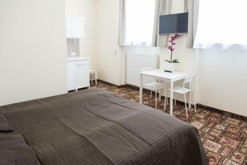 Real House Apartments