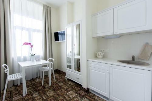 Real House Apartments