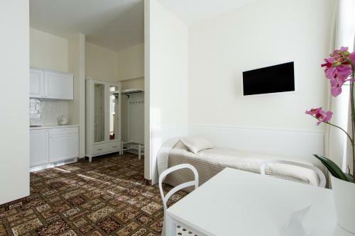 Real House Apartments