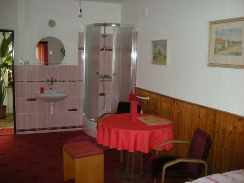 Hostal Penzion Nevcehle