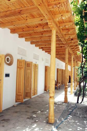 Hovli Poyon Hotel
