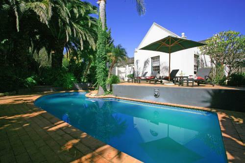 Hostal 4-heaven Guest House