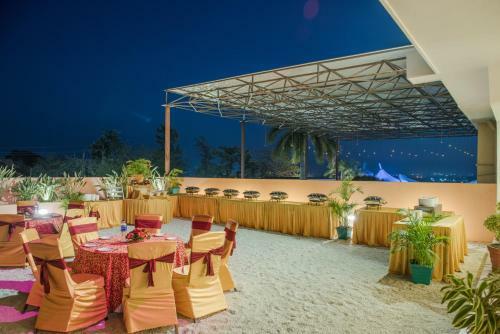 Hotel The Red Maple Mashal
