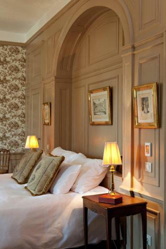 Hotel Chateau De Lalande