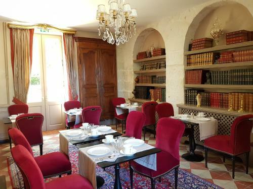 Hotel Chateau De Lalande