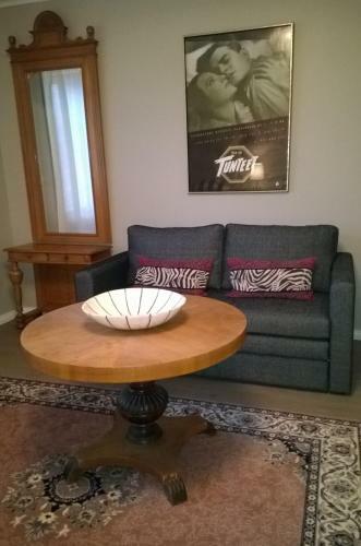Hostal Wanha Neuvola Guesthouse & Apartment