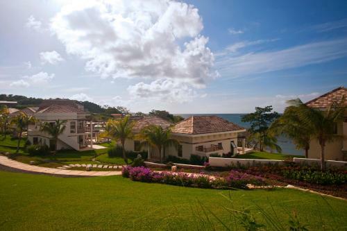 Las Verandas Hotel & Villas
