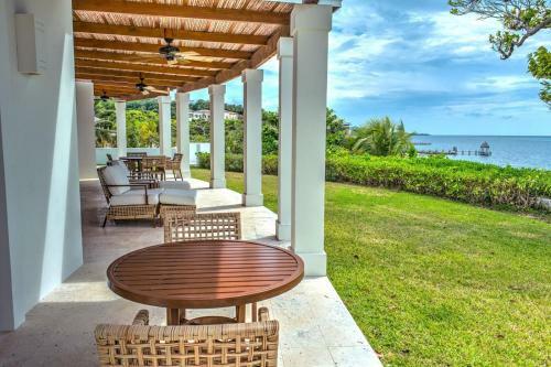 Las Verandas Hotel & Villas