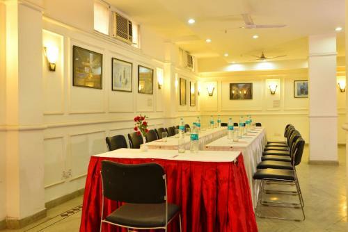 Hotel Shanti Palace West