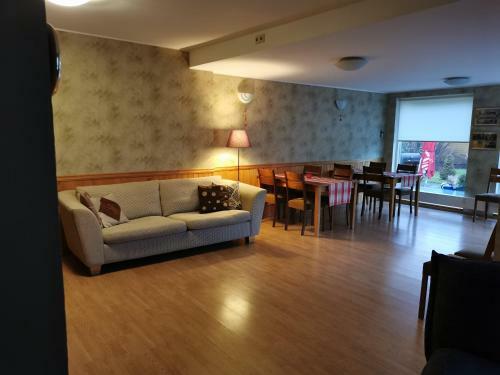 Hostal Kaare Guesthouse