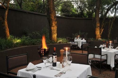 Hostal Falaza Game Park And Spa