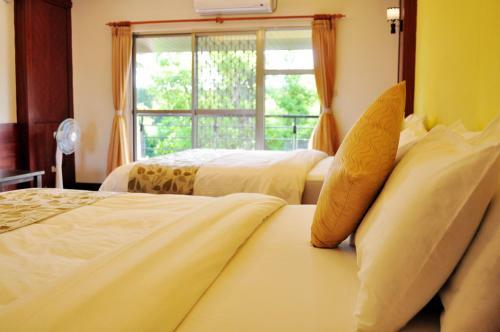 Bed & Breakfast Coconutpalm Home