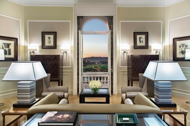 Hotel Marriott Grand Flora