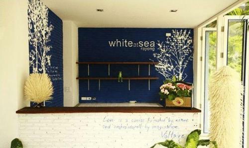 Hotel White@sea Resort