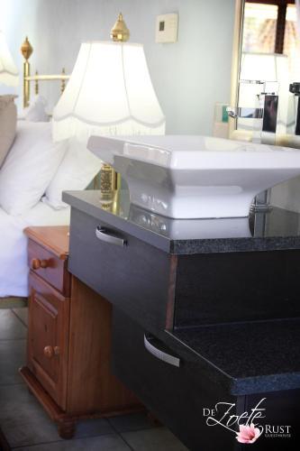 Hostal De Zoete Rust Guesthouse