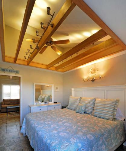 Hotel Driftwood Resort On The Ocean