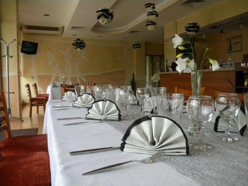 Adamo Hotel