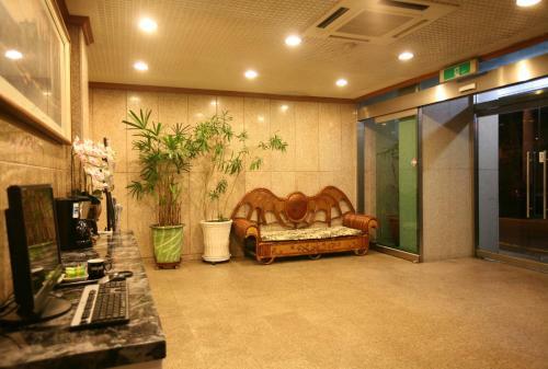 New World Hotel