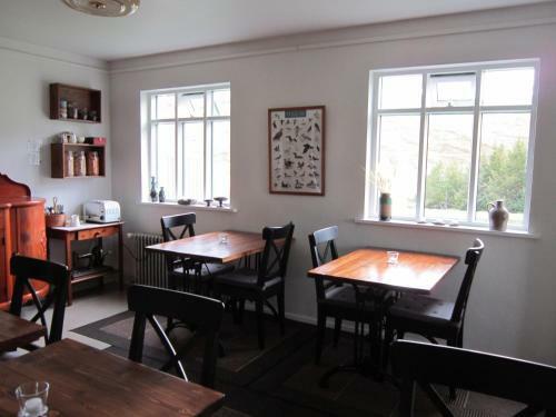 Hostal Guesthouse Kirkjubol In Bjarnardalur