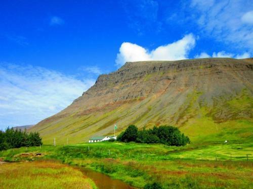 Hostal Guesthouse Kirkjubol In Bjarnardalur