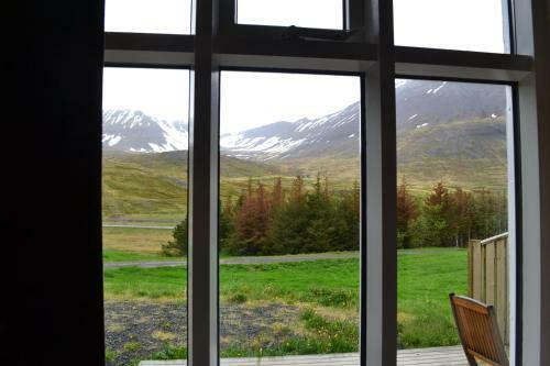 Hostal Guesthouse Kirkjubol In Bjarnardalur
