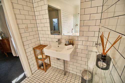 Hostal The Bronte Guesthouse