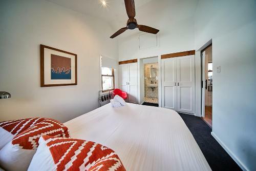 Hostal The Bronte Guesthouse