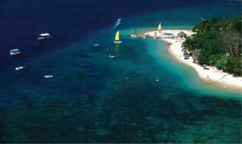 Hotel Hideaway Island Resort