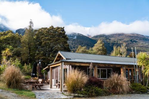 Makarora Tourist Centre