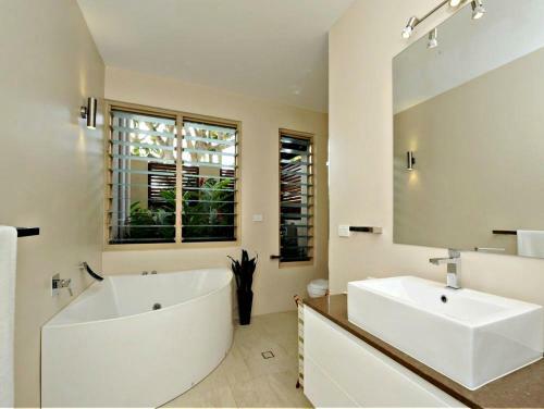 Lagoon Beach Resort Apartments