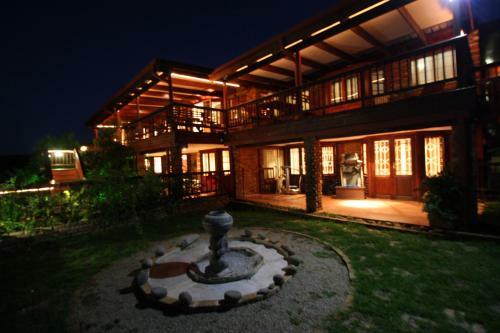 Acra-retreat Mountain View Lodge