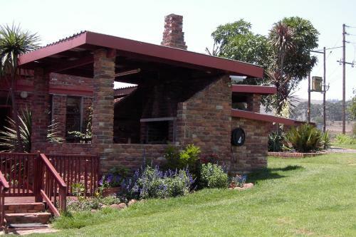 Acra-retreat Mountain View Lodge