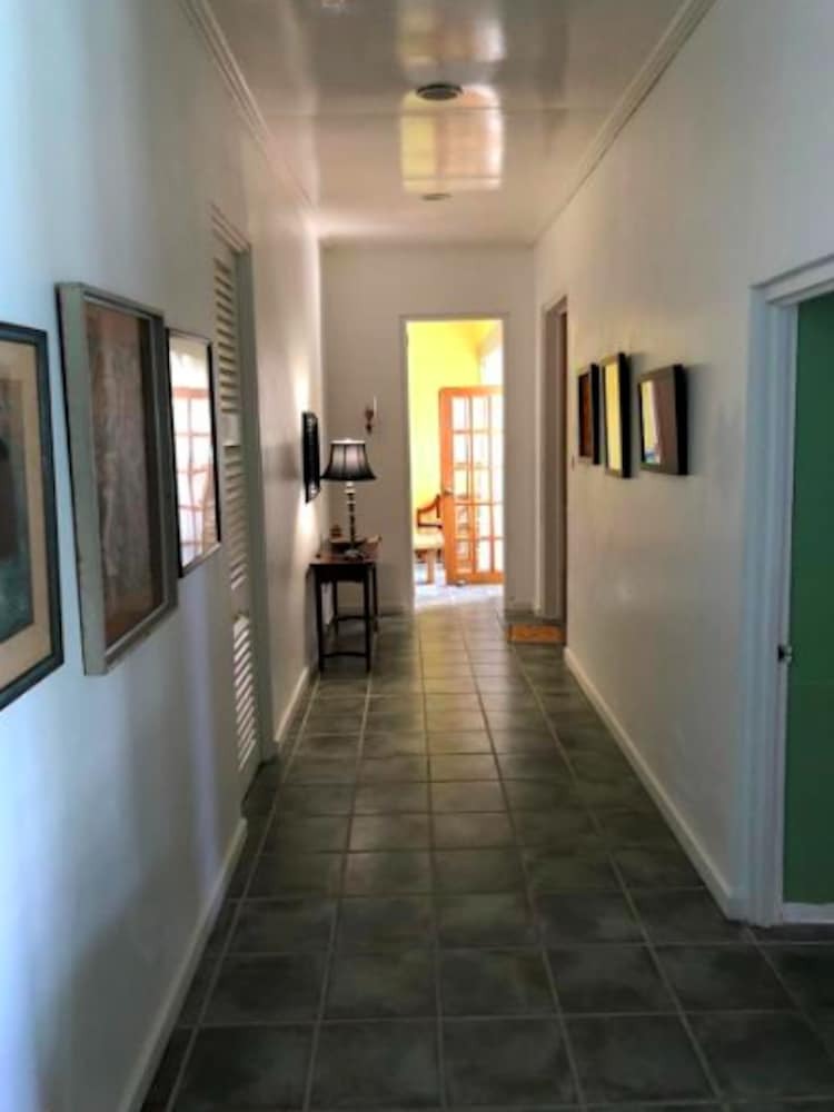 Bequia Beachfront Villa Hotel